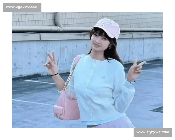 杨瀚森选秀西装暗藏甜蜜密码！疑似女友曝光，青梅竹马清纯般配